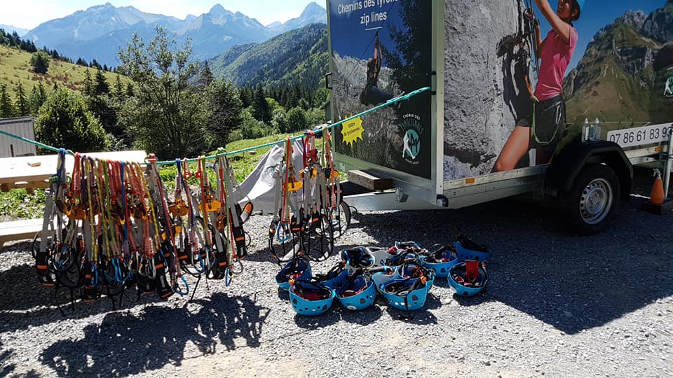 Bon cadeau pour 2 personnes randonnée tyroliennes avec pause au col de l’aulp